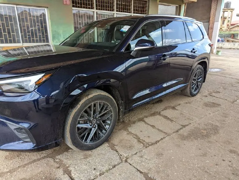 Lexus TX 350